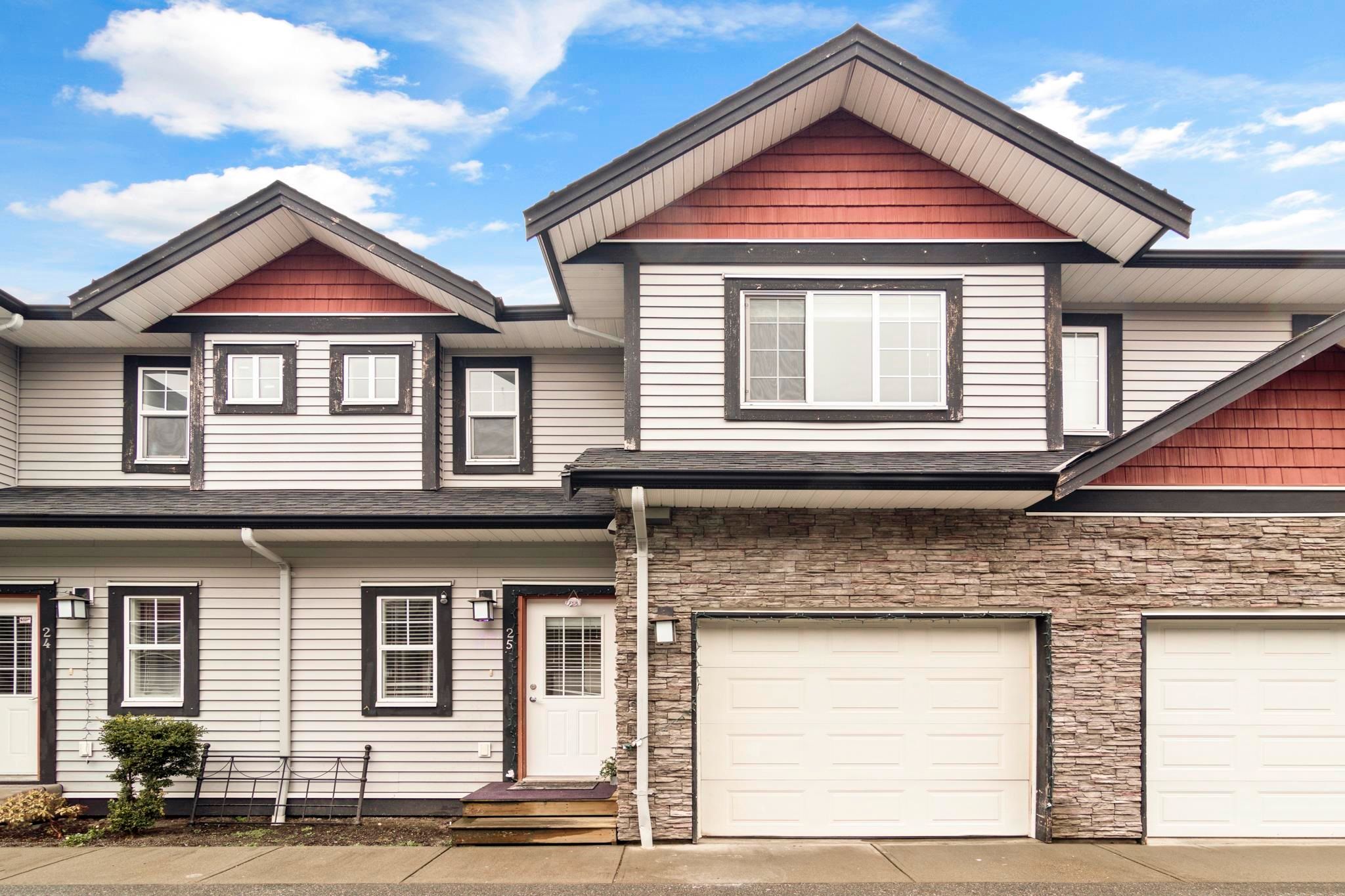 Open House. Open House on Sunday, March 27, 2022 2:00PM - 4:00PM
Come on by and check out this spacious 2000sqft plus townhouse in the most desirable area of Abbotsford